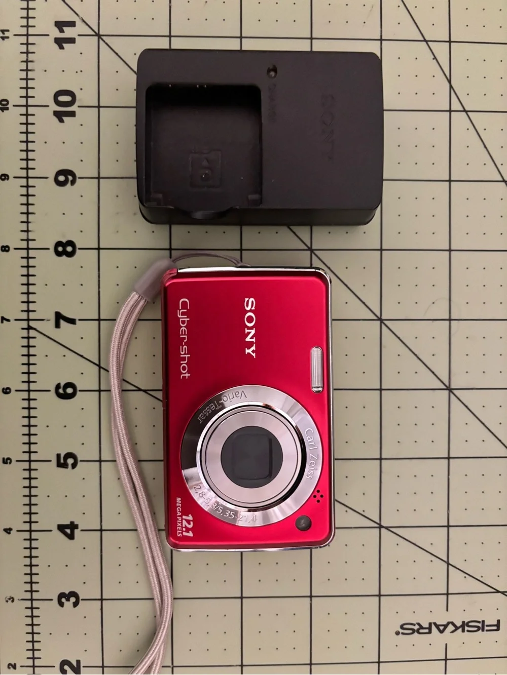 Sony Cyber-shot DSC-W230  Red/Hot Pink Compact Digital Camera